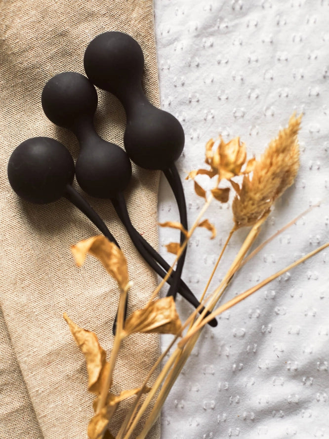 Amyris | 3 Weighted Kegel Love Balls