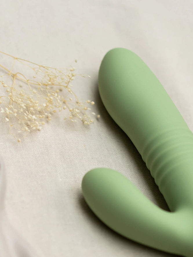 Yarrow | Thrusting Rabbit Vibrating Dildo